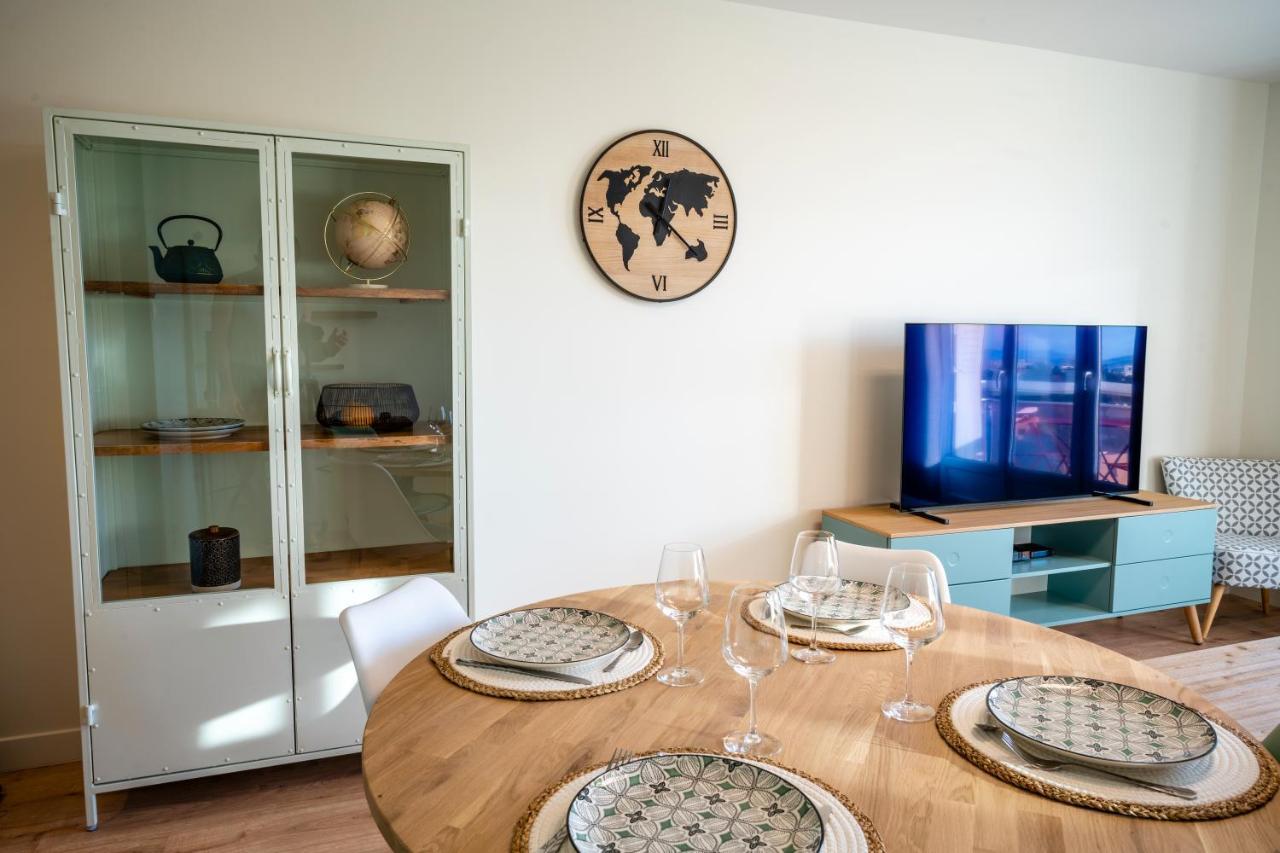 T2 De Standing Climatise Avec Parking Prive, Tram T2 T5, Hopitaux Est Appartement Bron Buitenkant foto