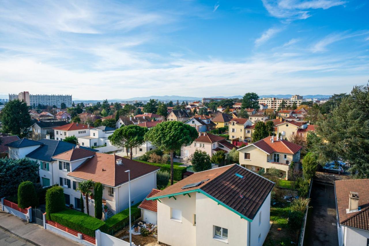 T2 De Standing Climatise Avec Parking Prive, Tram T2 T5, Hopitaux Est Appartement Bron Buitenkant foto