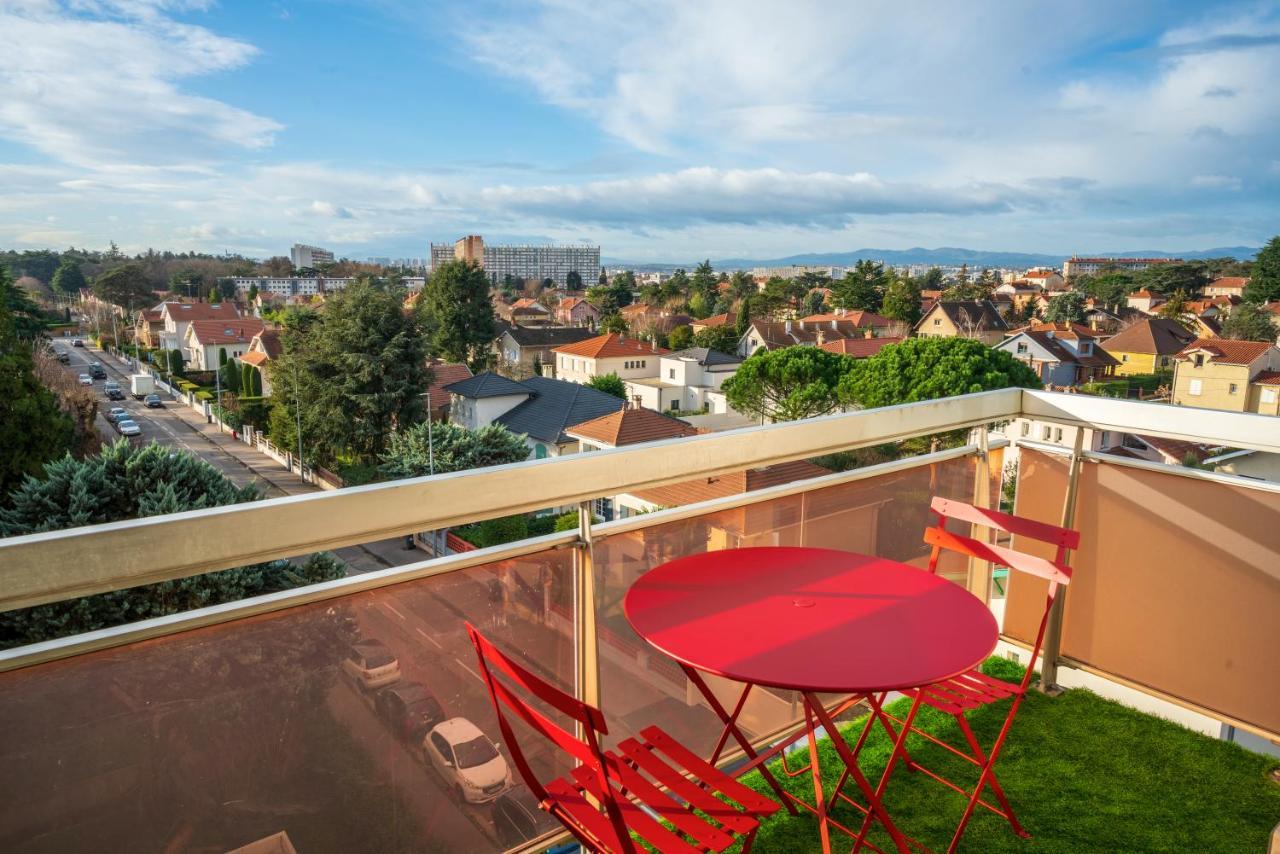 T2 De Standing Climatise Avec Parking Prive, Tram T2 T5, Hopitaux Est Appartement Bron Buitenkant foto