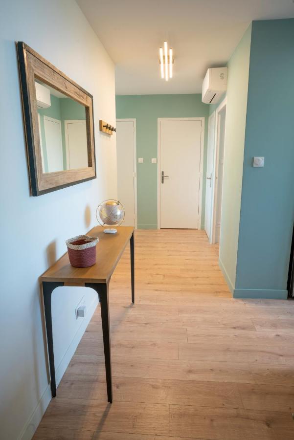 T2 De Standing Climatise Avec Parking Prive, Tram T2 T5, Hopitaux Est Appartement Bron Buitenkant foto